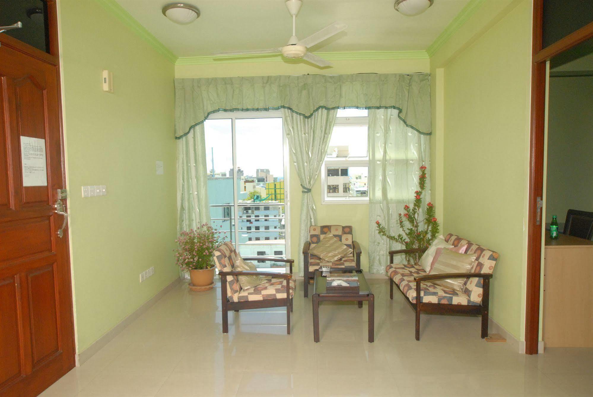 House Clover Male Exterior foto